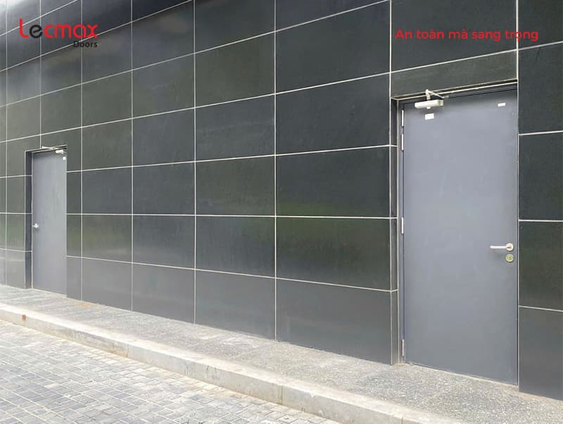 Cửa thép chống cháy EI60 Lecmax tại dự án tòa nhà Petrolimex số 1 Khâm Thiên